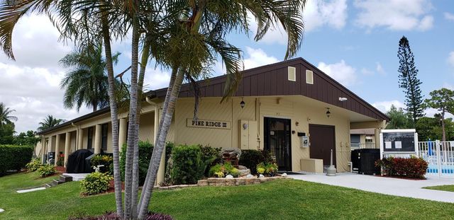317 Pine Ridge Circle, Greenacres, FL 33463