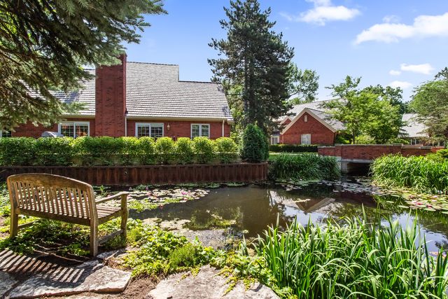 22 Regent Wood Road, Northfield, IL 60093