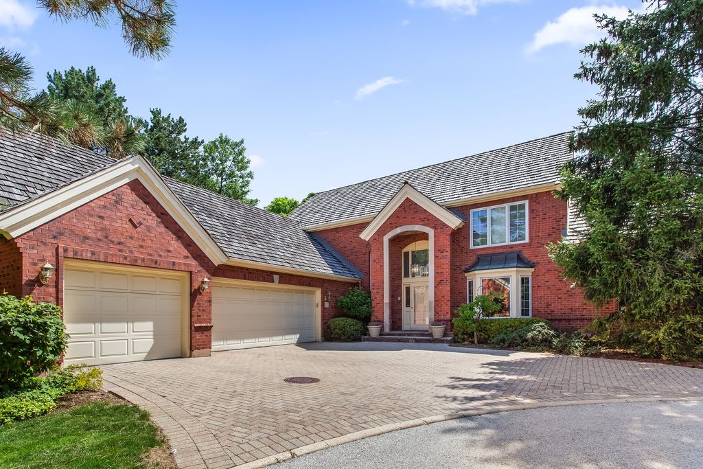 22 Regent Wood Road, Northfield, IL 60093