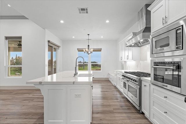 2252 Oak Creek Dr, Copperopolis, CA 95228