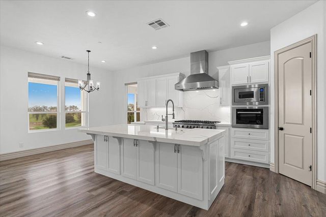 2252 Oak Creek Dr, Copperopolis, CA 95228