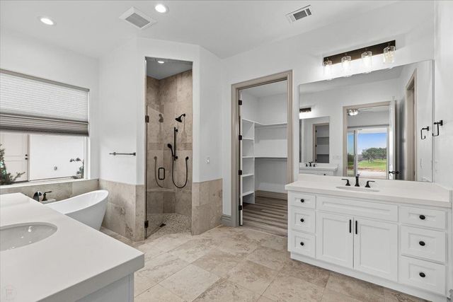 2252 Oak Creek Dr, Copperopolis, CA 95228