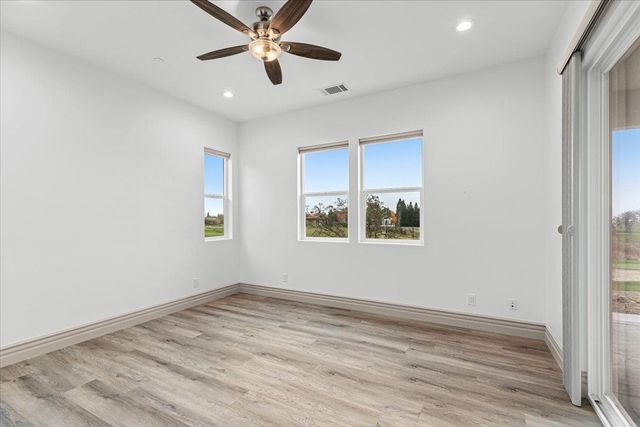 2252 Oak Creek Dr, Copperopolis, CA 95228