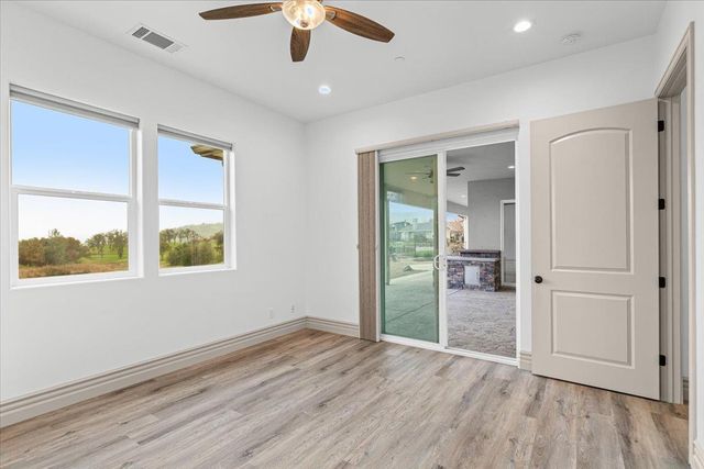 2252 Oak Creek Dr, Copperopolis, CA 95228