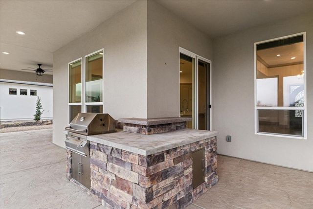 2252 Oak Creek Dr, Copperopolis, CA 95228