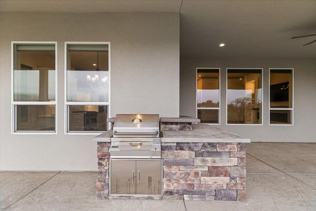 2252 Oak Creek Dr, Copperopolis, CA 95228