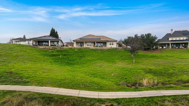 2252 Oak Creek Dr, Copperopolis, CA 95228