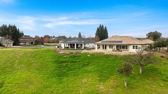 2252 Oak Creek Dr, Copperopolis, CA 95228