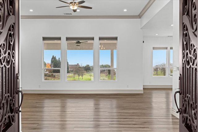 2252 Oak Creek Dr, Copperopolis, CA 95228