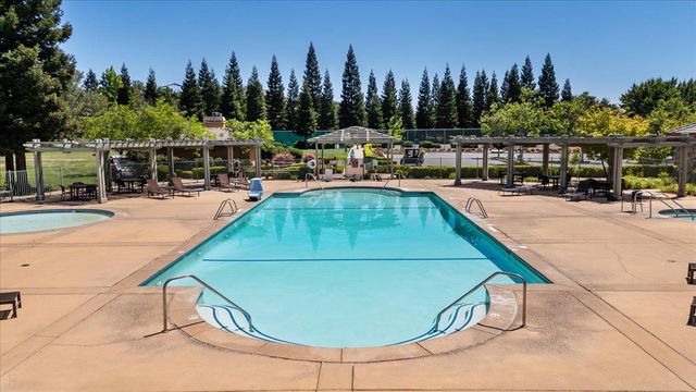 2252 Oak Creek Dr, Copperopolis, CA 95228