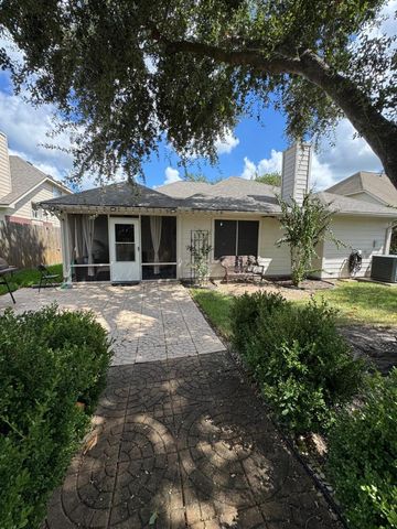 7703 Omaha Drive, Baytown, TX 77521