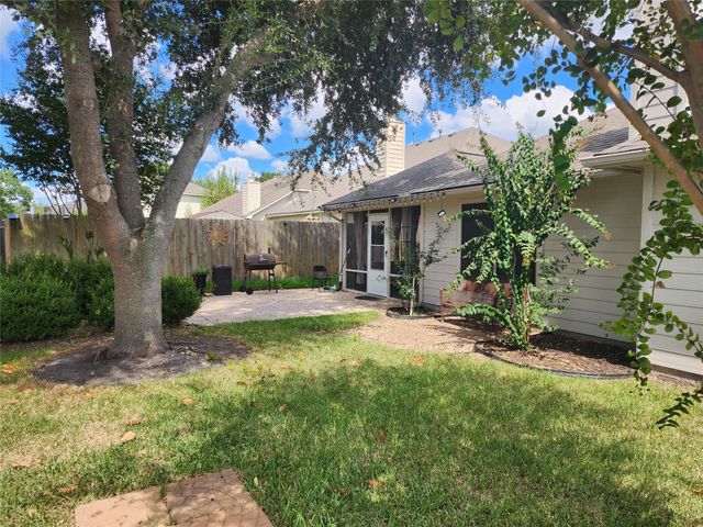 7703 Omaha Drive, Baytown, TX 77521