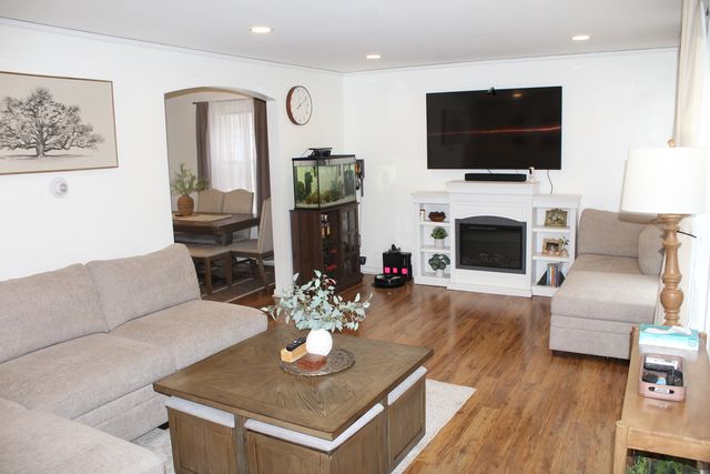 6034 S Komensky Avenue, Chicago, IL 60629