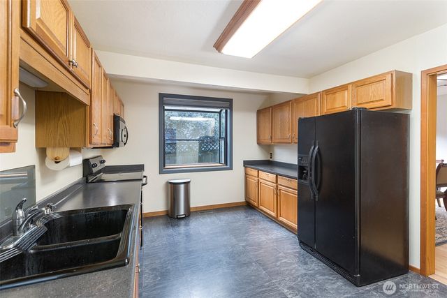 221 W 15th Street, Port Angeles, WA 98362