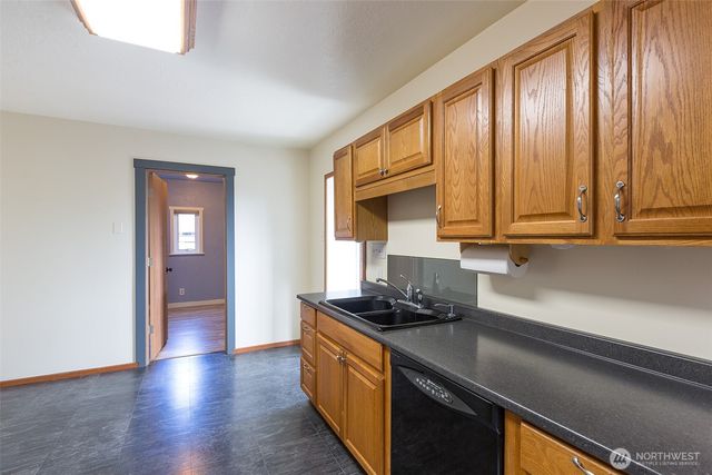 221 W 15th Street, Port Angeles, WA 98362