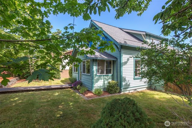 221 W 15th Street, Port Angeles, WA 98362