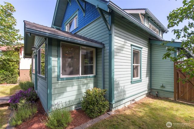 221 W 15th Street, Port Angeles, WA 98362