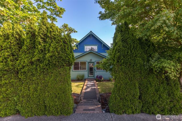 221 W 15th Street, Port Angeles, WA 98362