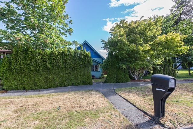 221 W 15th Street, Port Angeles, WA 98362
