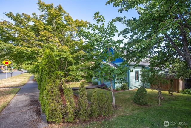 221 W 15th Street, Port Angeles, WA 98362