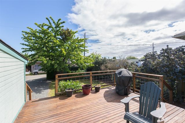 221 W 15th Street, Port Angeles, WA 98362