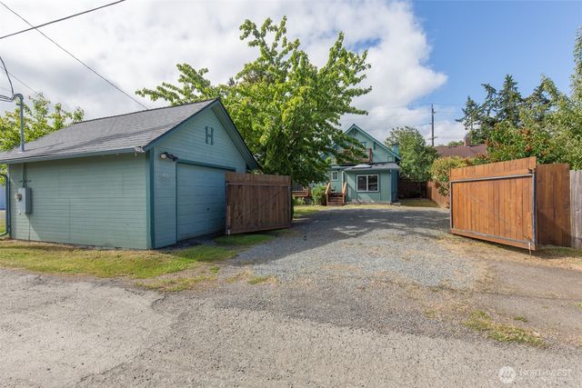 221 W 15th Street, Port Angeles, WA 98362