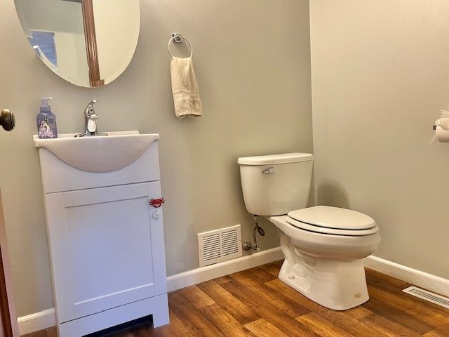 4 Birchwood Drive, Blue Grass, IA 52726