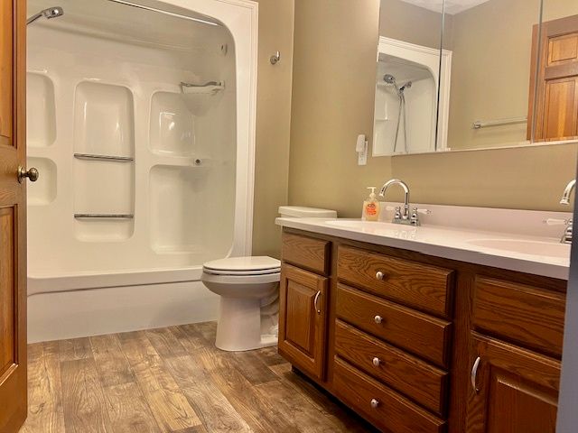 4 Birchwood Drive, Blue Grass, IA 52726