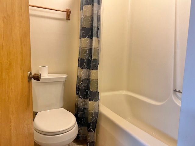 4 Birchwood Drive, Blue Grass, IA 52726