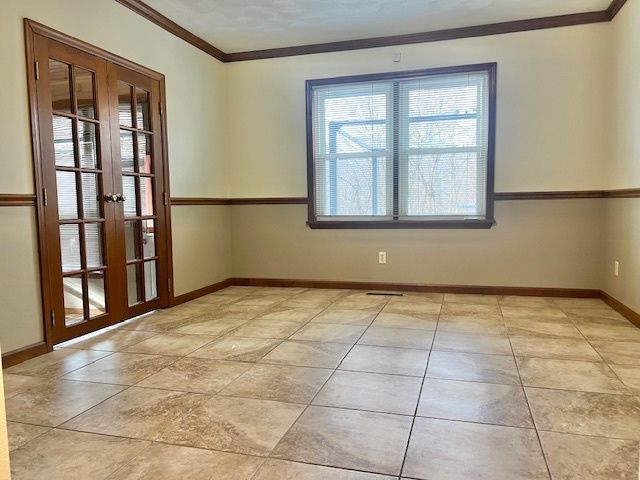 4 Birchwood Drive, Blue Grass, IA 52726