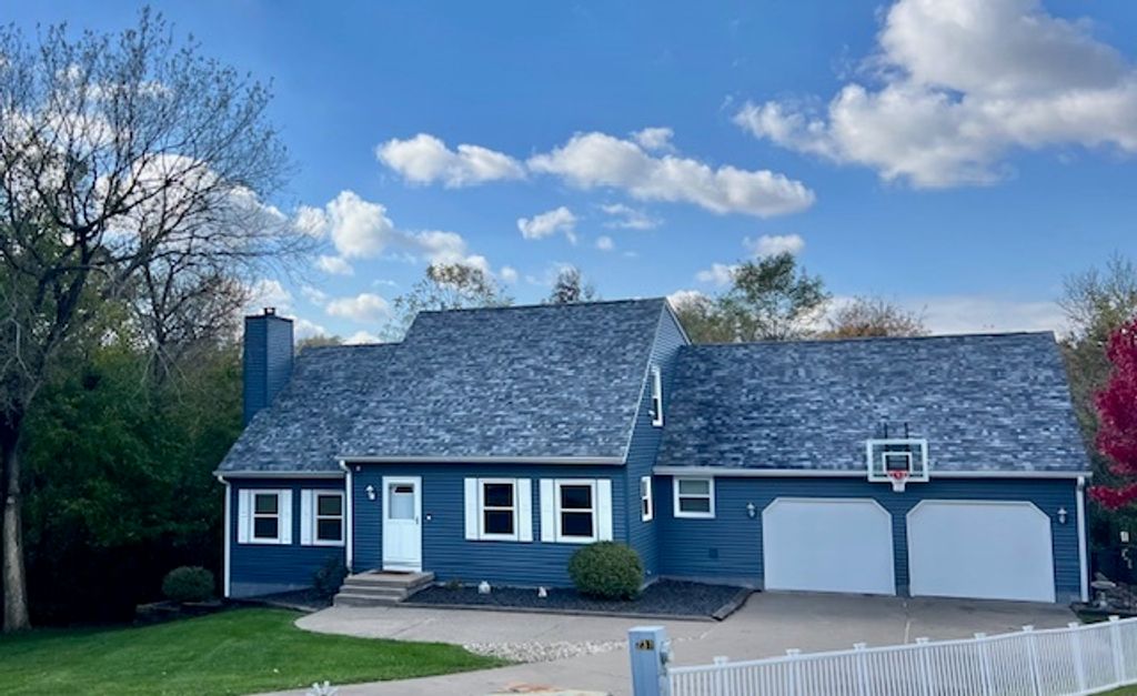 4 Birchwood Drive, Blue Grass, IA 52726