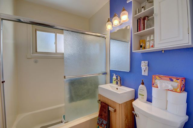 1023 Quincy Street SE, Albuquerque, NM 87108