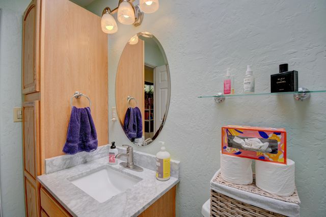 1023 Quincy Street SE, Albuquerque, NM 87108