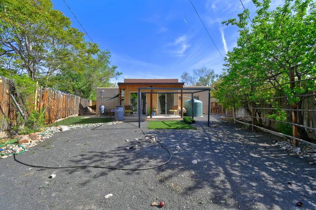 1023 Quincy Street SE, Albuquerque, NM 87108