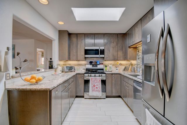 1023 Quincy Street SE, Albuquerque, NM 87108