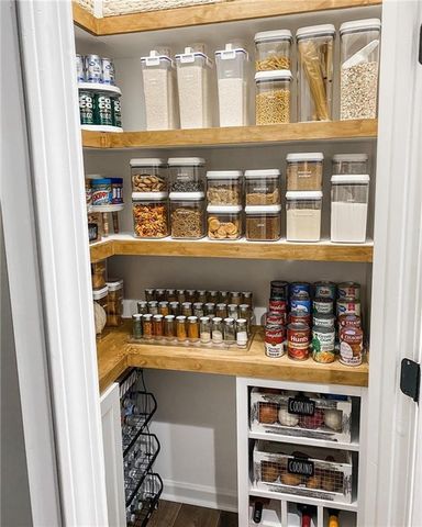 3560 Graham SW Way, Lilburn, GA 30047