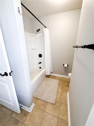 3560 Graham SW Way, Lilburn, GA 30047