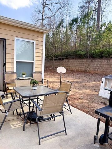 3560 Graham SW Way, Lilburn, GA 30047