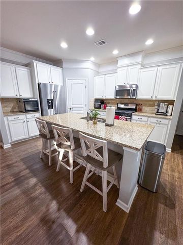 3560 Graham SW Way, Lilburn, GA 30047