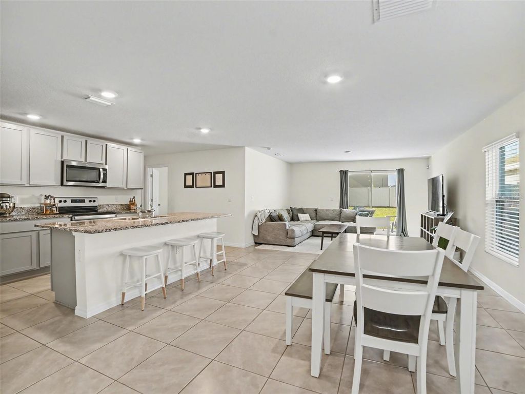 Image 6 of property listing at 11454 STONE PINE STREET, Riverview, FL 33569