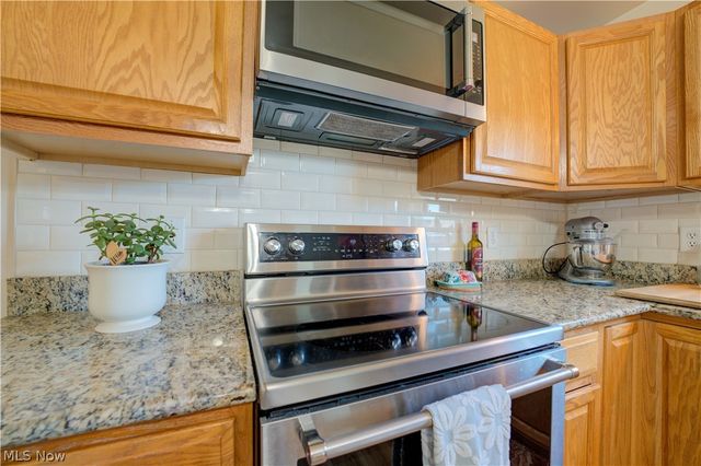 6008 Conneaut Light Drive, Vermilion, OH 44089