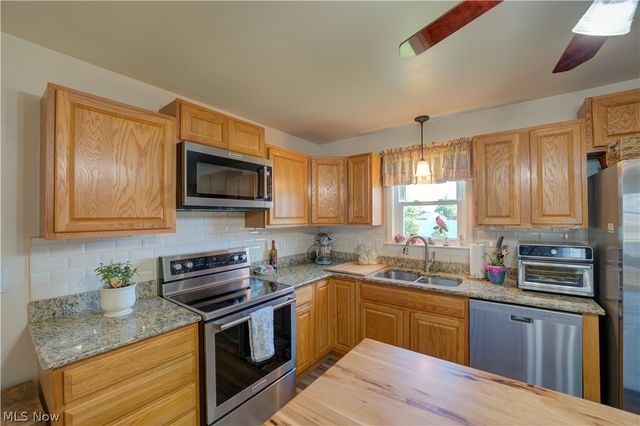 6008 Conneaut Light Drive, Vermilion, OH 44089
