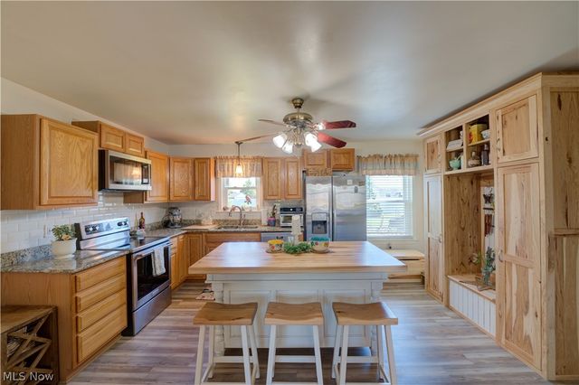 6008 Conneaut Light Drive, Vermilion, OH 44089