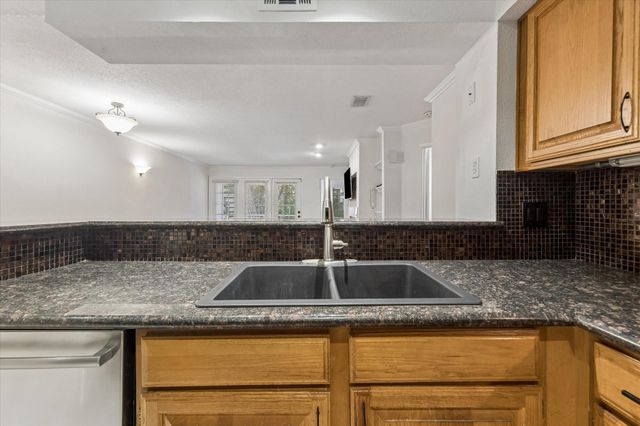 2425 Holly Hall Street 143, Houston, TX 77054