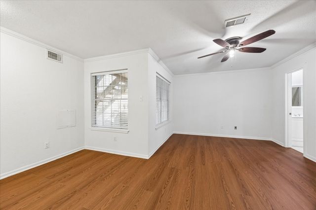 2425 Holly Hall Street 143, Houston, TX 77054