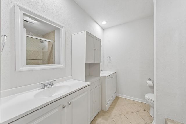 2425 Holly Hall Street 143, Houston, TX 77054