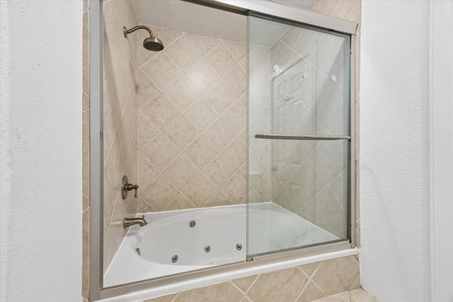 2425 Holly Hall Street 143, Houston, TX 77054