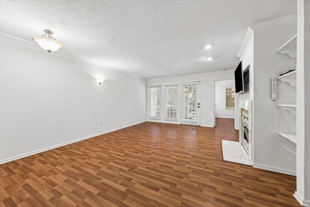 2425 Holly Hall Street 143, Houston, TX 77054