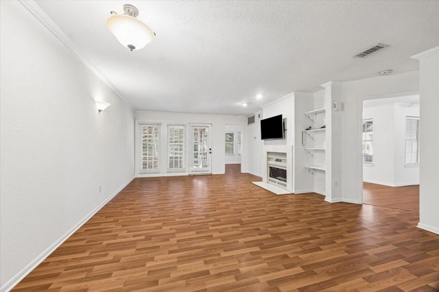 2425 Holly Hall Street 143, Houston, TX 77054