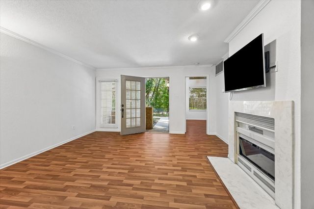 2425 Holly Hall Street 143, Houston, TX 77054